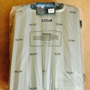 New MIA TORO ITALY Silver 24” Hard Side Luggage